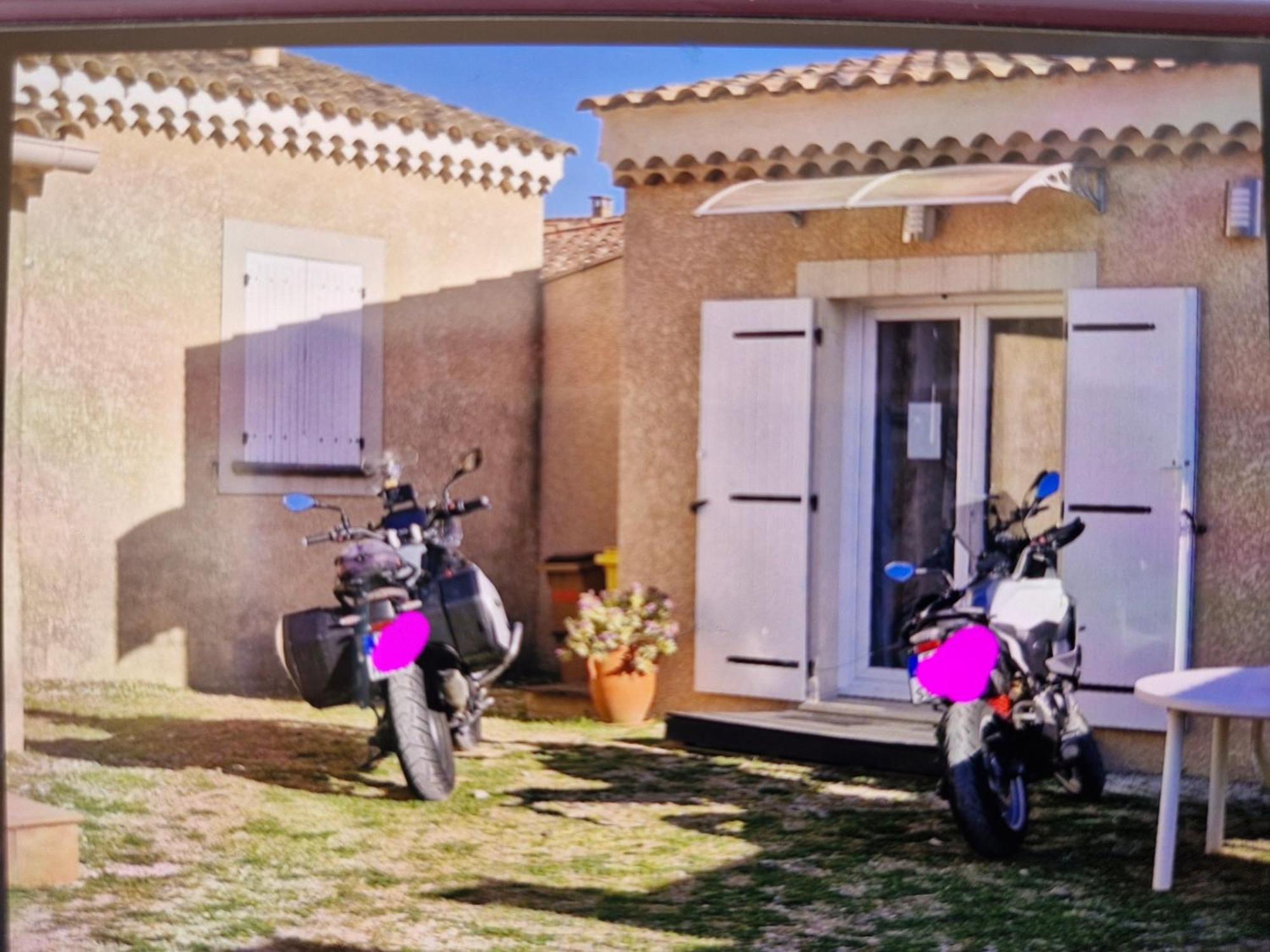 Petite Maison Meublee Entre Avignon Et Carpentras Morieres-les-Avignon Екстер'єр фото
